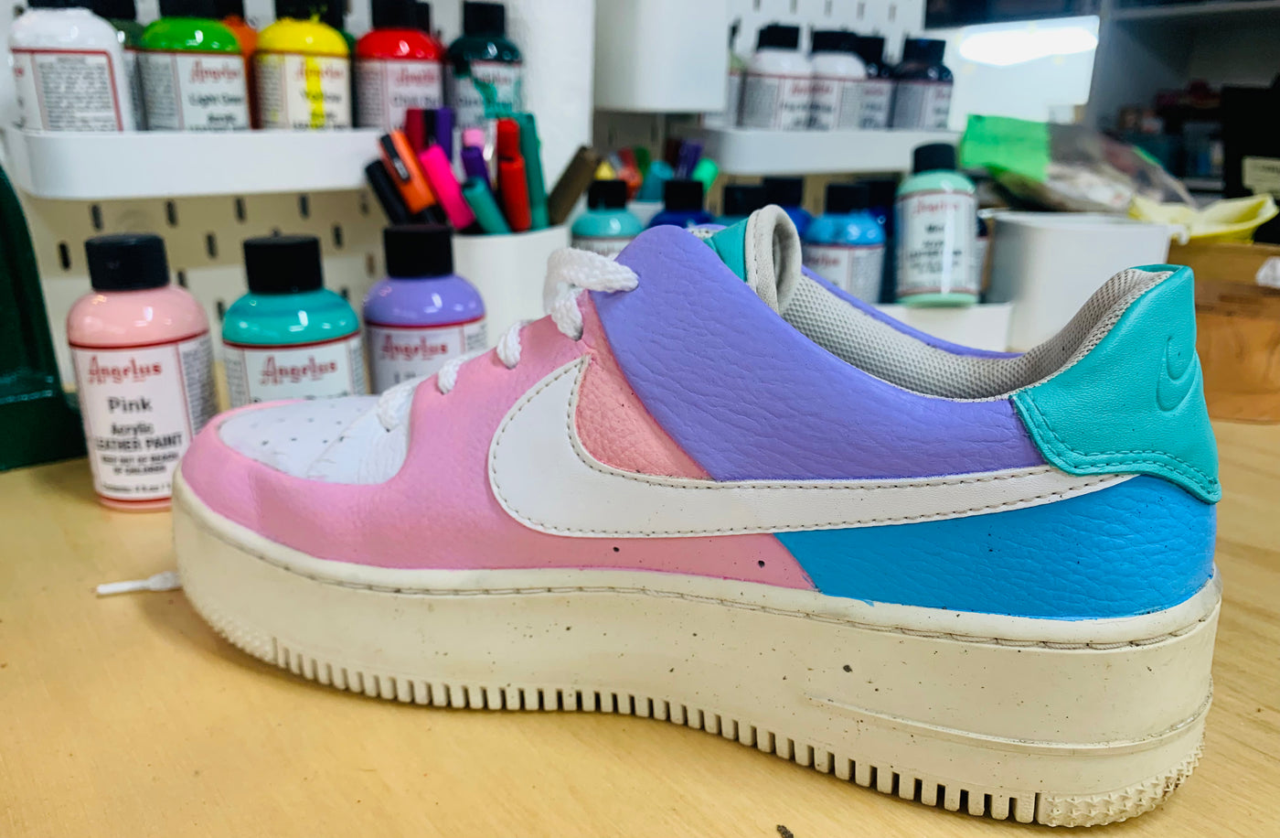 Customise Your Own Sneakers Workshops – talkin-feet
